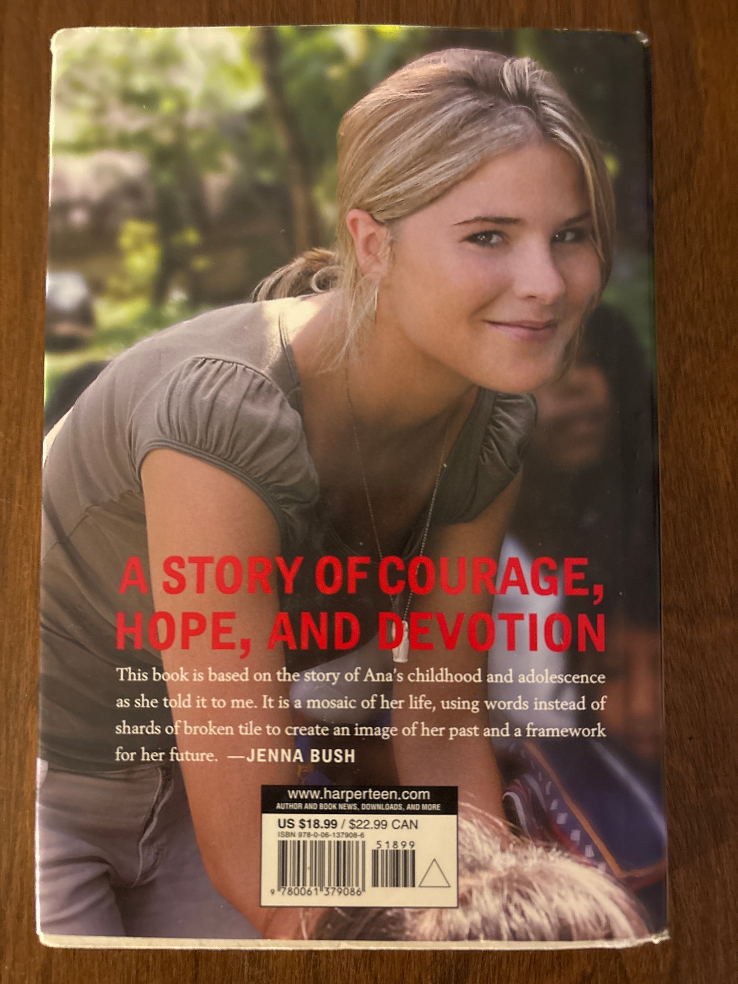 Ana's Story * A Journey Of Hope * Based On Jenna Bush's Work With UNICEF by Jenna; Mia Baxter [Photos] Bush (Author)